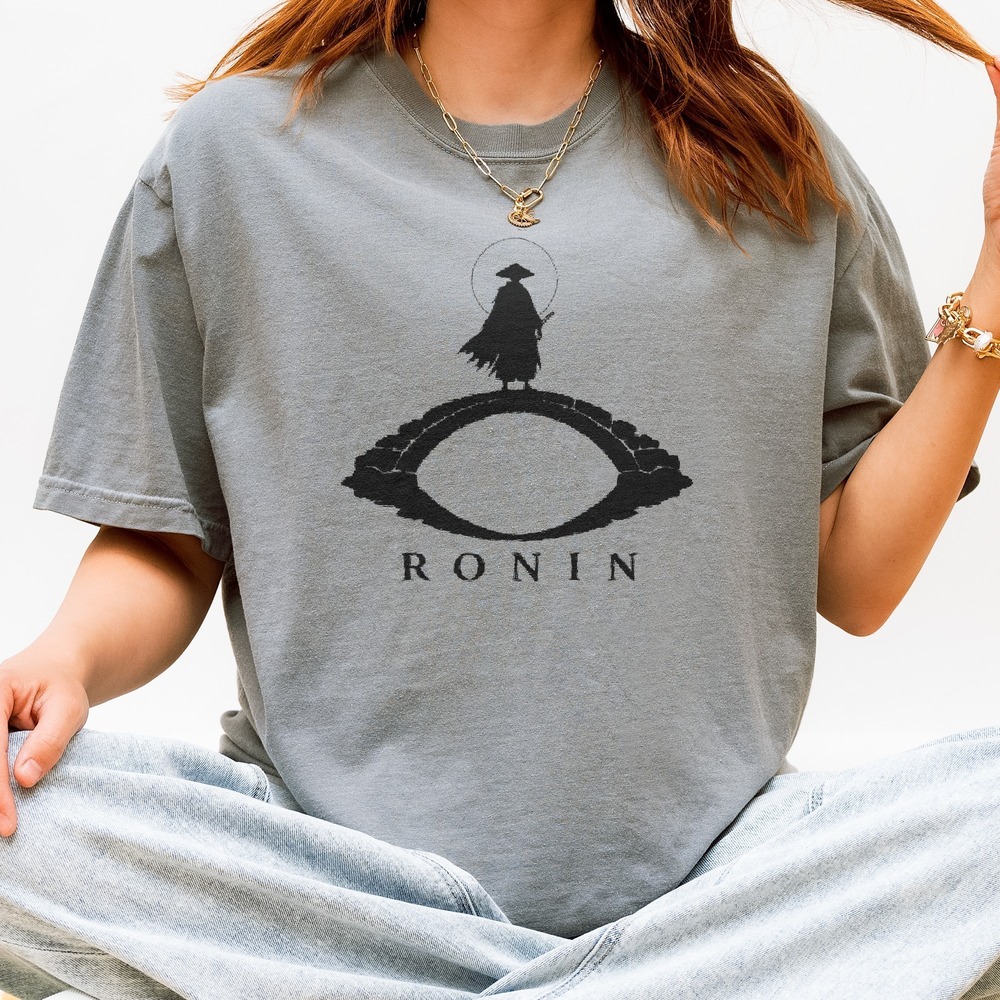 Ronin Standing on Stone Arch Bridge at Full Moon Tee